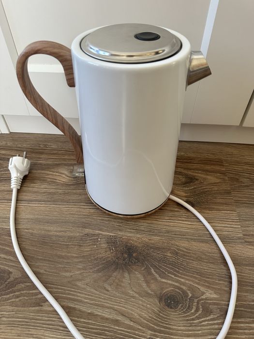 Biały czajnik SilverCrest