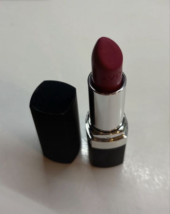 Pomadka marki avon