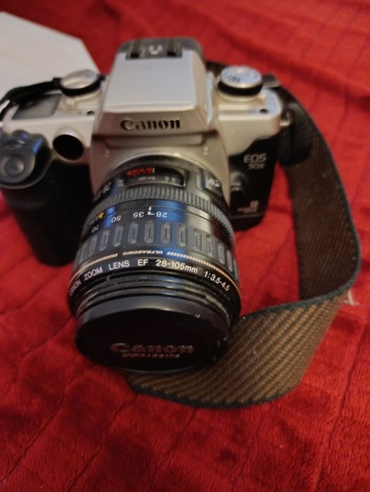 Foto aparat Canon EOS 50E i obiektyw Zoom Lens EF 28-105