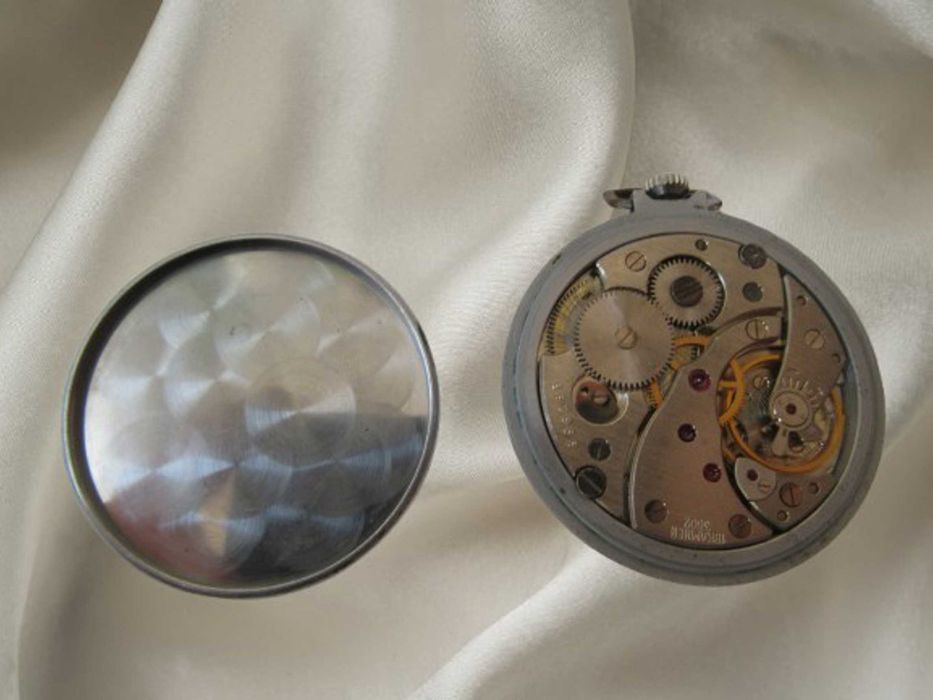 Zegarek kieszonkowy Mołnia w odkrytej kopercie Stan bardzo dobry