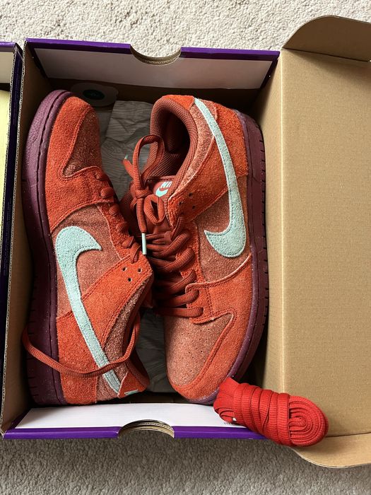 Nike dunk sb noise aqua and red