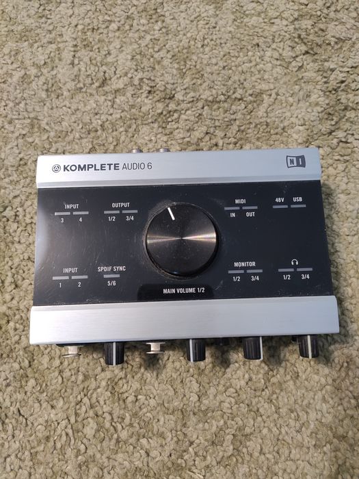 Komplete Audio 6 MK1