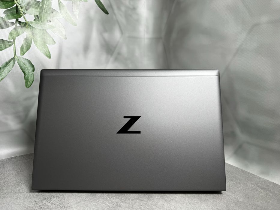 Ноутбук HP ZBook Firefly 15 G8 / i7-1165G7 / 16GB RAM / SSD 512GB / 15.6" FHD IPS / Windows 11 Pro