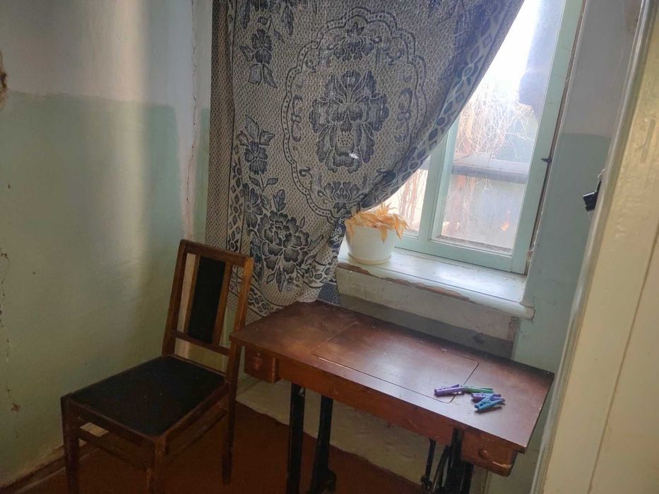 Продам частину будинка в районі зупинки Расвєт