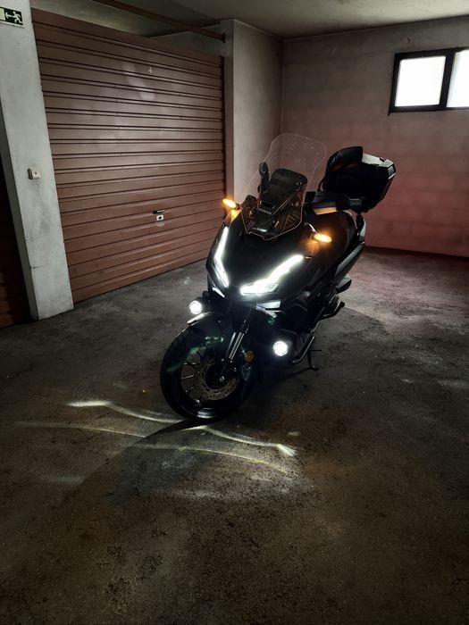 “Honda ADV 350”