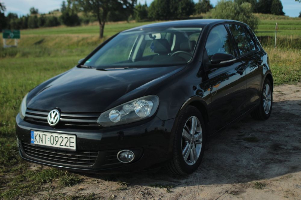 Volkswagen Golf Volkswagen Golf VI 1.4 MPI 80 KM | 2010 | 231 tys. km 2 komplety opon