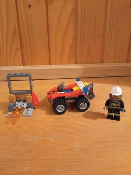 Lego City 60105 Strażacki quad