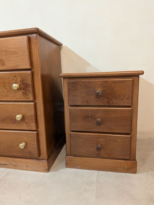 Cómoda + 1  mesa de cabeceira