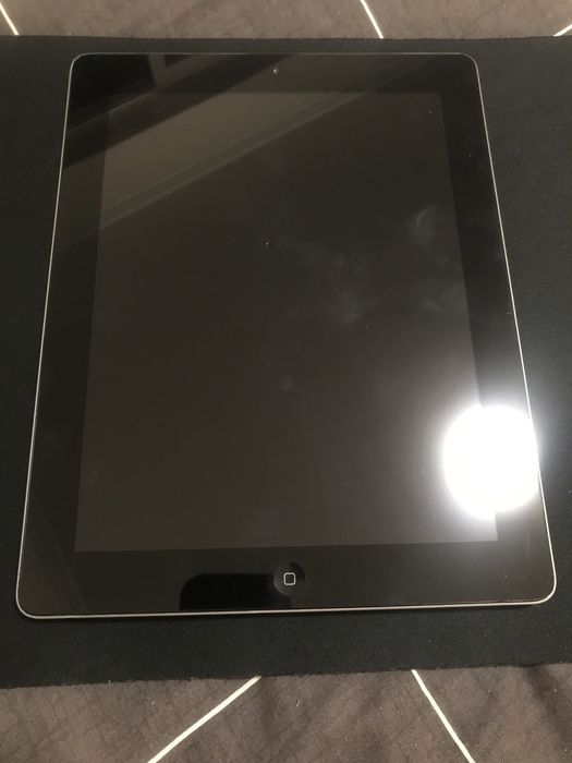 Tablets: iPad 2 (Colecionável/iOS 6), Acer Iconia e Samsung (SM-T561)