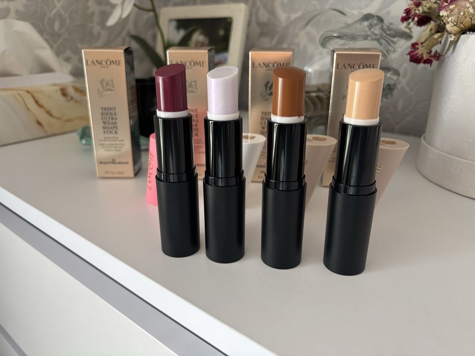 Rozświetlacz w sztyfcie Lancome Teint Idole Ultra Wear