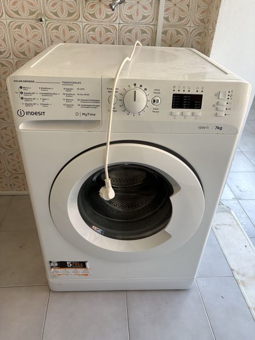 Indesit 1200rpm 7kg - na garantia - pouco uso