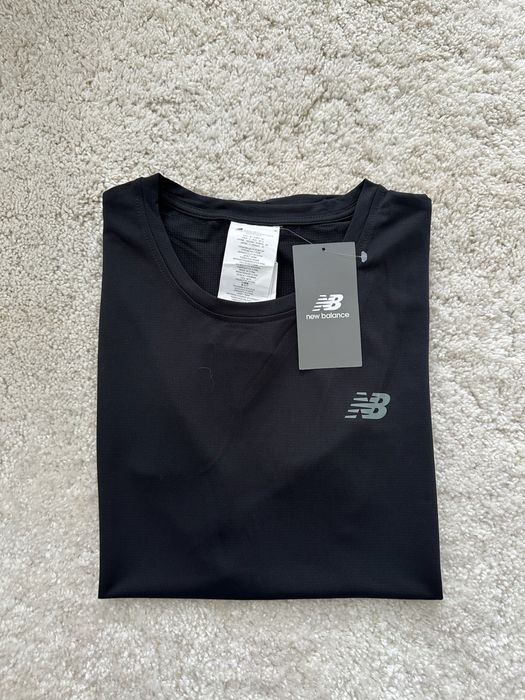 Tshirt new balance mulher