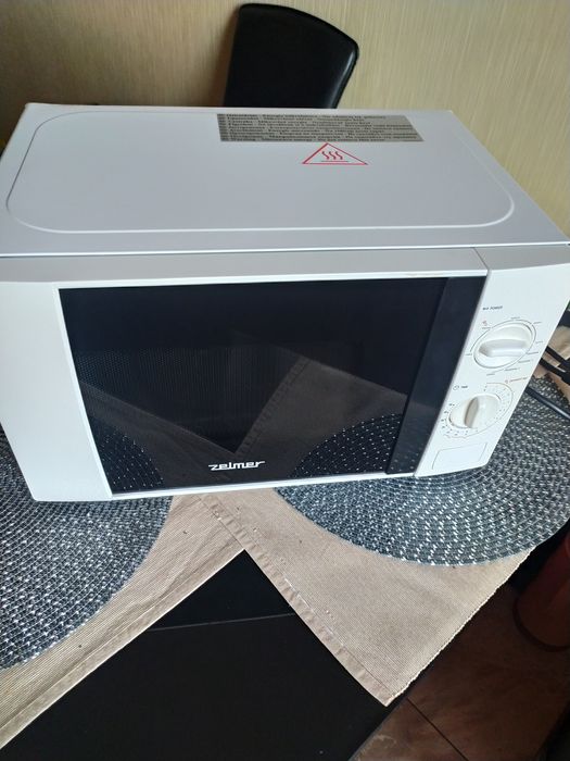 Мікрохвильова піч Zelmer повністю робочя гриль 700 ват