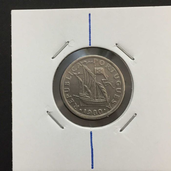 moeda 2,50 Escudos 1980 - EIXO TORTO