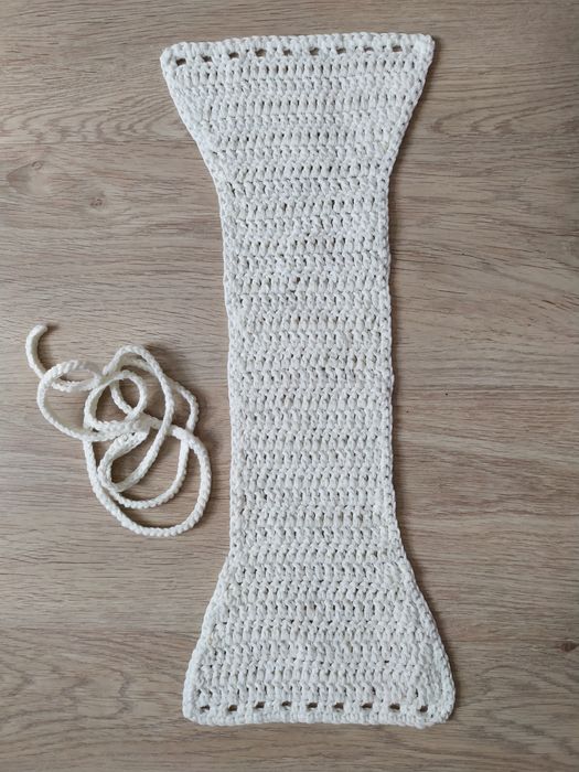 Pasek gorsetowy na szydełku