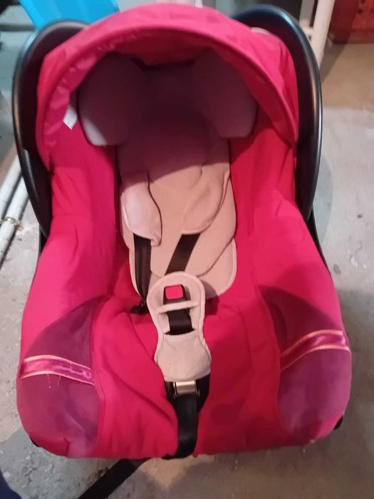 Ovo Bébé Confort Creatis vermelho + base Isofix