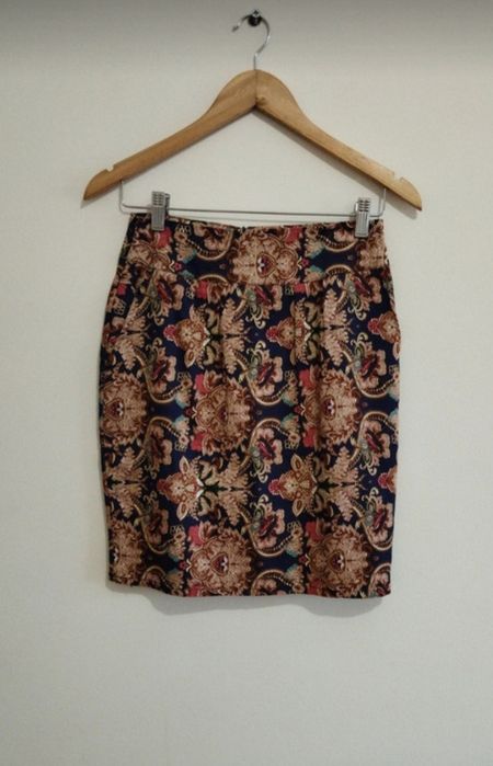 Saia midi estampada