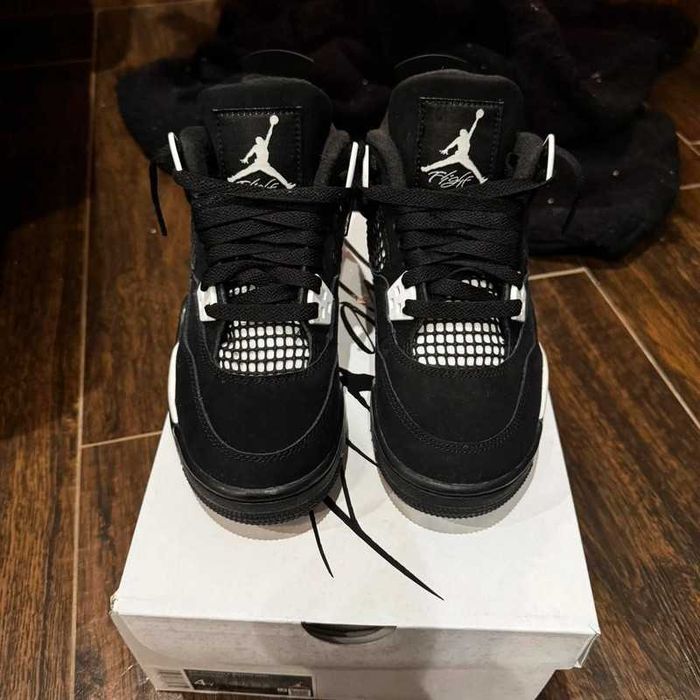 Jordan 4, czarne .41