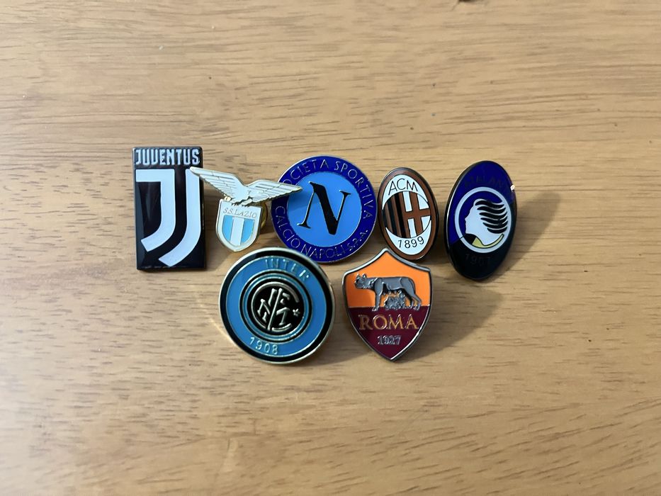 Odznaki / wpinki klubów piłkarskich i reprezentacji krajowych