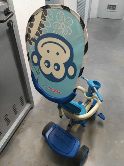 SmarTrike Rowerek trzy kołowy z daszkiem i uchwytem oferującym jazdę