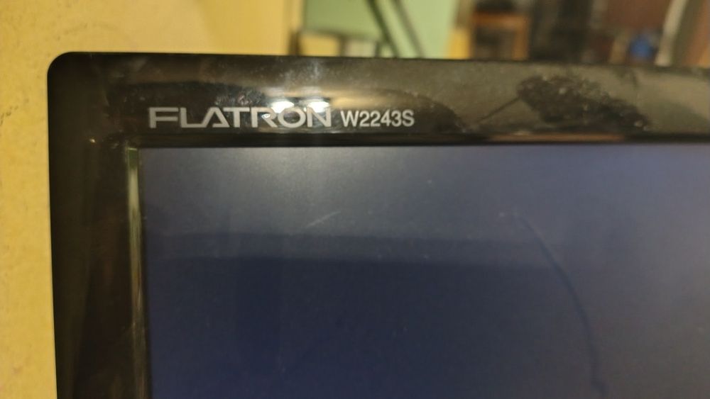 Monitor LG flatron ws2243s VGA 22 cale