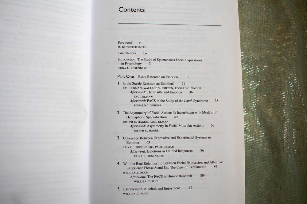 Compilação de Estudos em Facial Action Coding System, por Paul Ekman