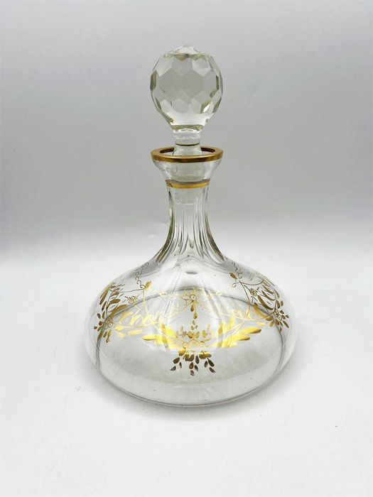 Garrafa antiga em cristal
