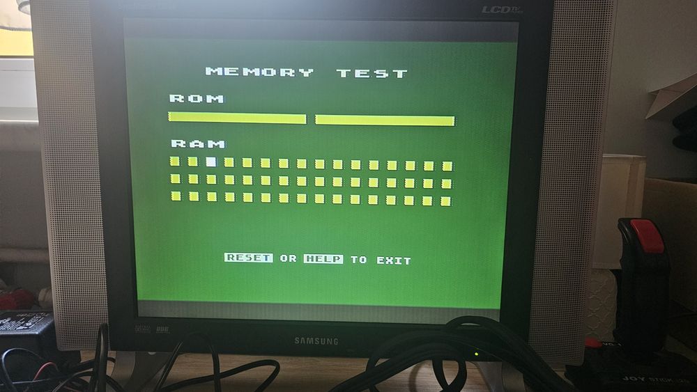 Atari 65 XE, zasilacz, joystick