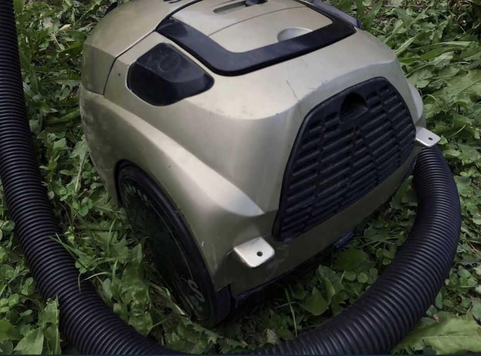 Пилосос на запчастини saturn