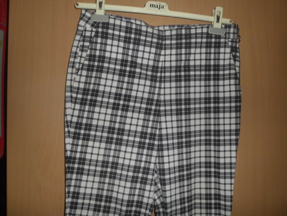calças para mulher da marca Lefties como novas