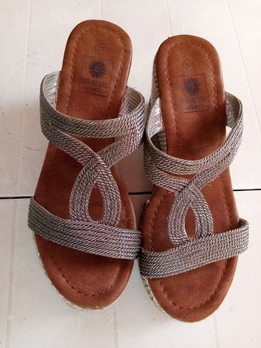 Sandálias prateadas64729494043778120