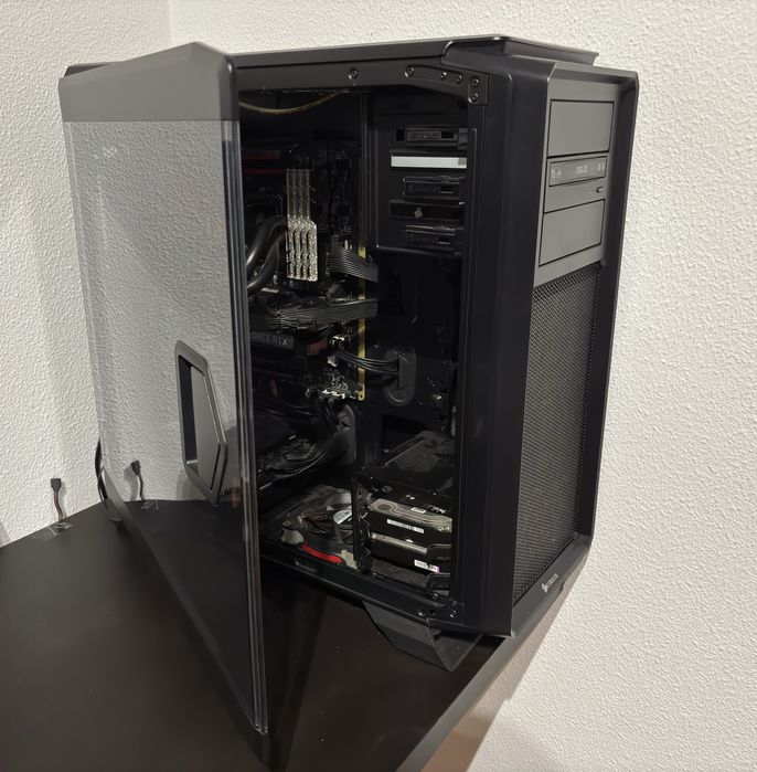 Corsair graphite 760T