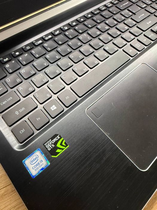 Продам ноутбук Acer Aspire 7 (A715-72G-513X) з SSD