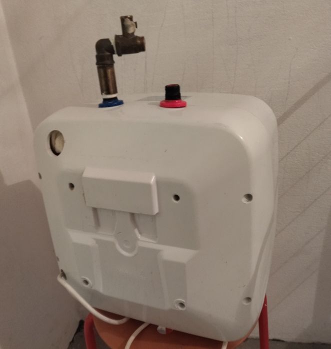 Podgrzewacz wody Ariston i Regent