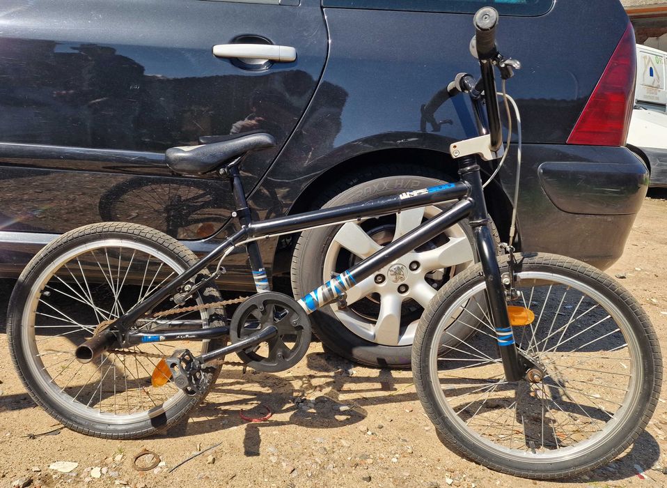 BMX BTWIN Wipe 300 preta com peseiras