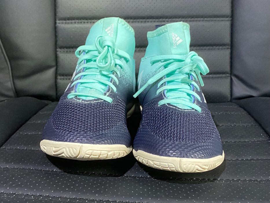 Adidas Predator 36 (22,5cm) buty piłkarskie halowki