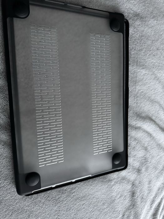 Etui Macbooka M1 Pro 2021 16