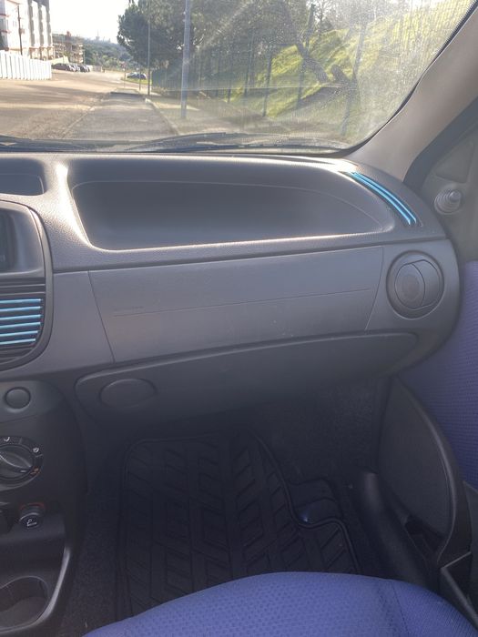 Carro Fiat punto 8v