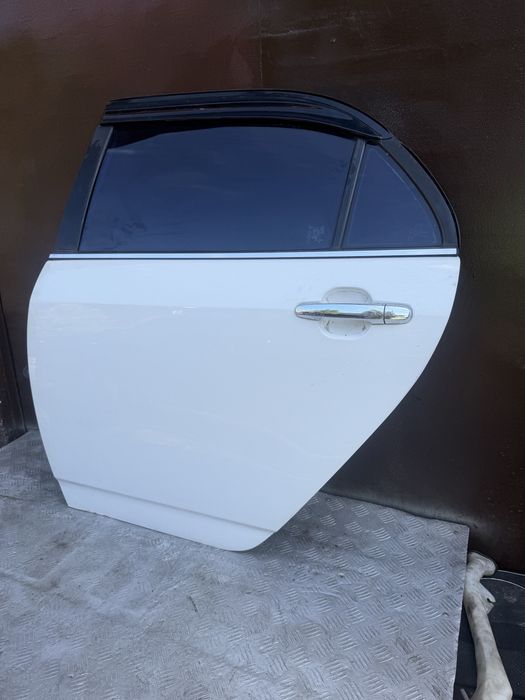 Дверь  бид ф3 byd f3 год 10 кузов хеч