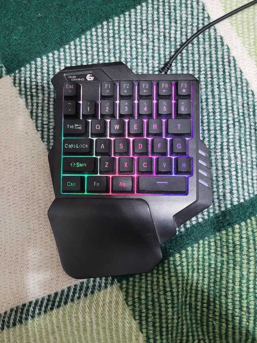 Клавіатура ігрова