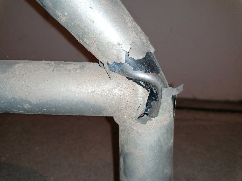 Grelha Frontal/Mata vacas Suzuki Vitara vergado/ amolegado