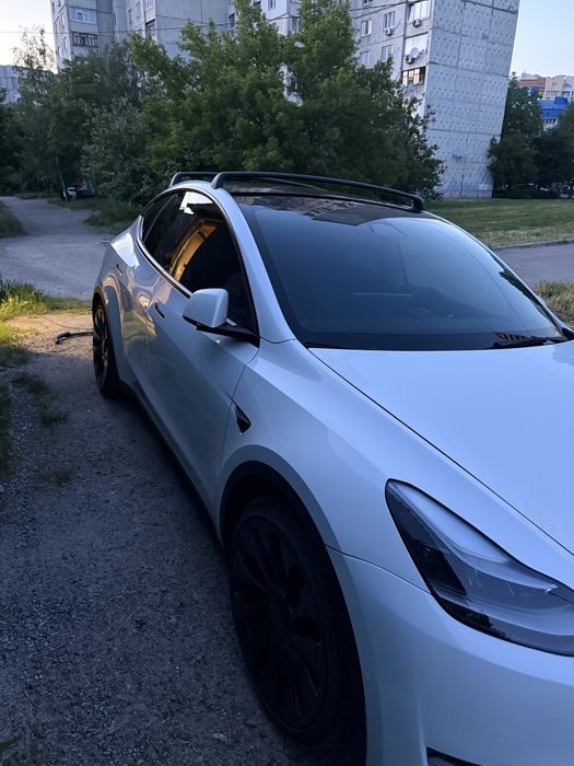 TESLA model Y 2022 Perfomance