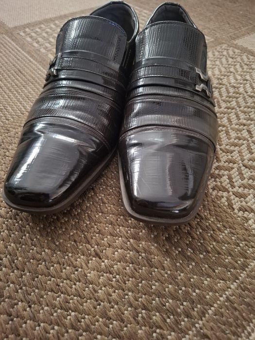 Sapato quase novo tamanho 41 ideal para quem quer andar no estilo