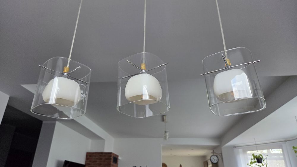 Lampa wisząca nad stół