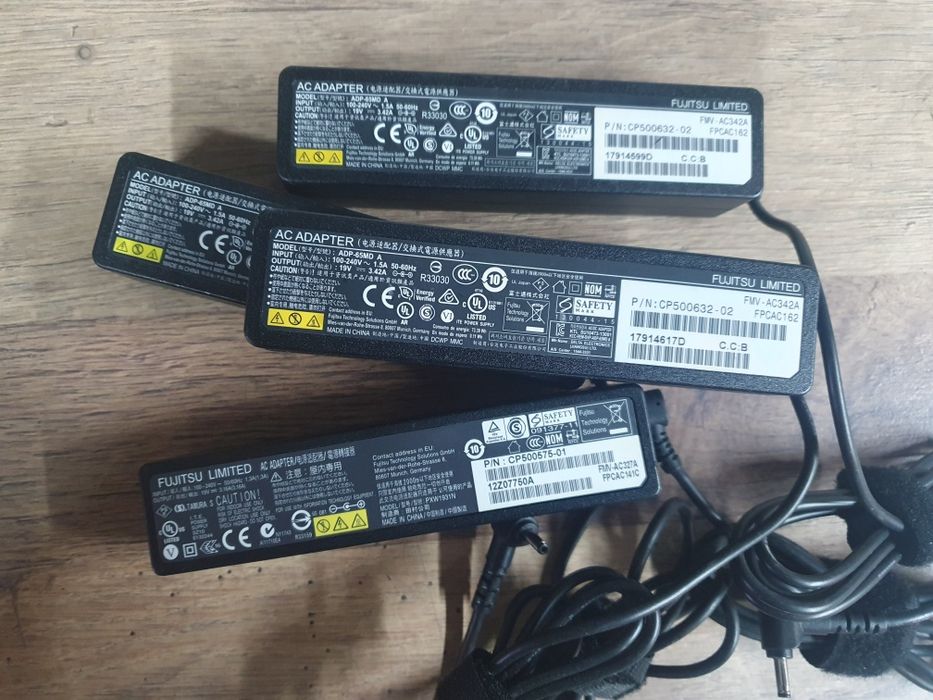 Зарядка зарядное блок питания Fujitsu Stylistic 19v 60-65w 3.5×1.35mm