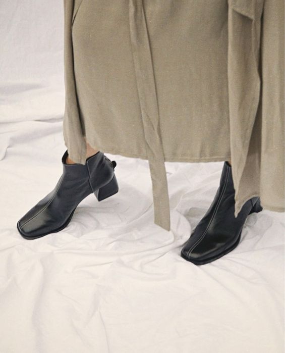 Чоботи ботильони hvoya