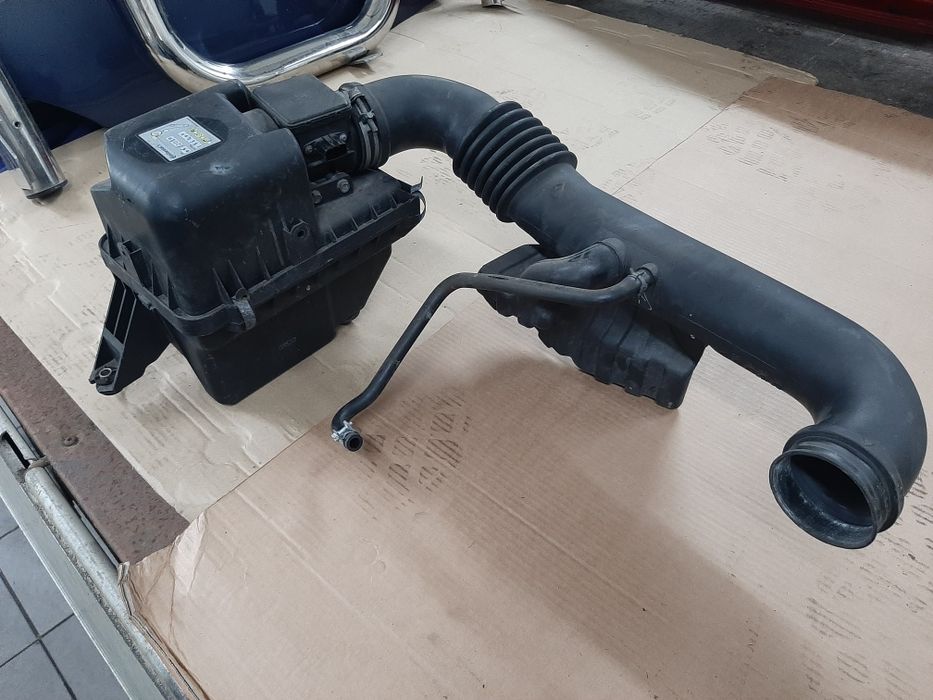 obudowa filtra /przeplywomierz mazda mx5