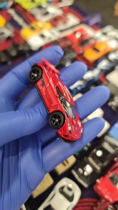 Hot WHEELS Premium - Envy 5 Pack