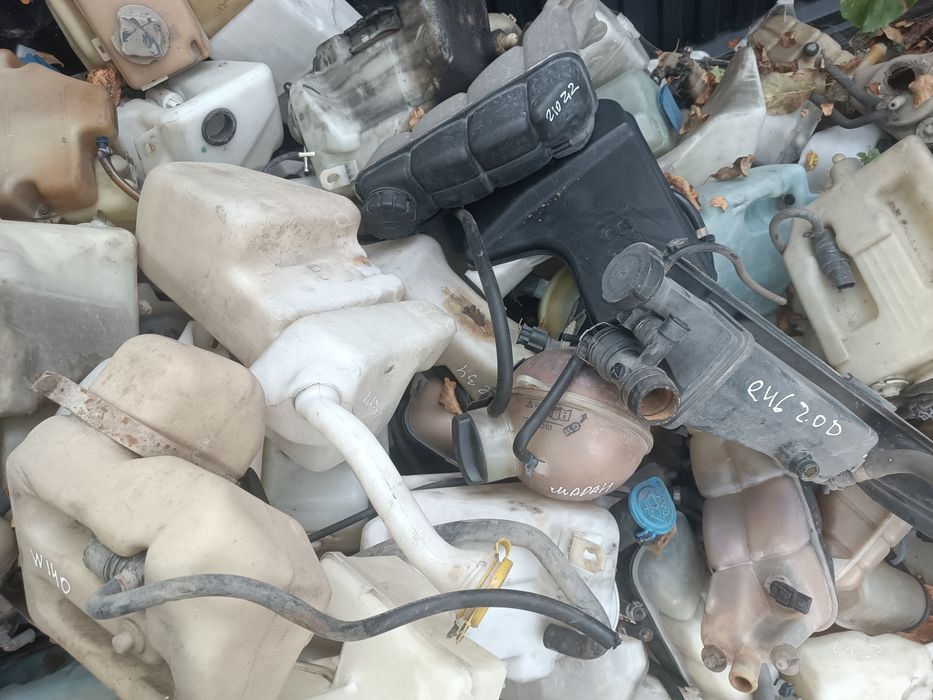 Бачок гур омивача антифризу марки авто в описі