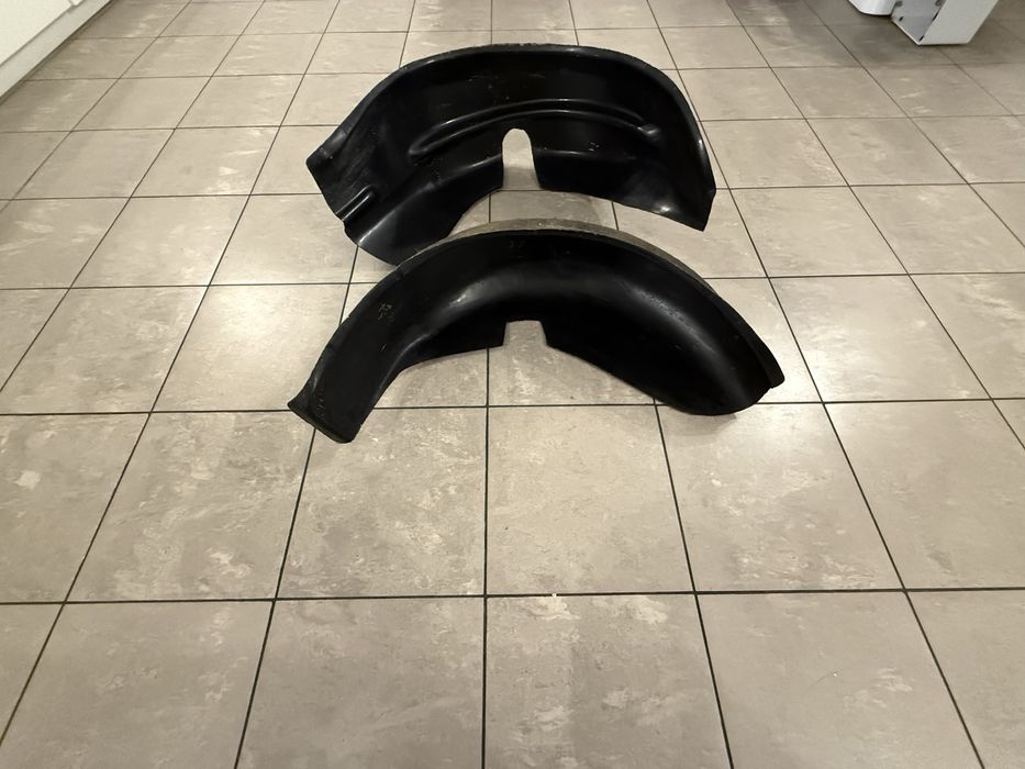 Fiat 126p epokowe laminatowe wnetrze nadkoli-Komplet lewa str lata 70